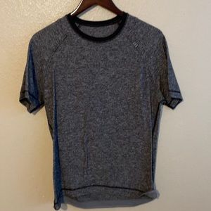 Lululemon black/ Gray pull over shirt